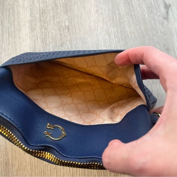 NEW C Wonder Perforated Blue Vegan Leather Zip Top Wristlet Clutch Wallet - Picture 6 of 6